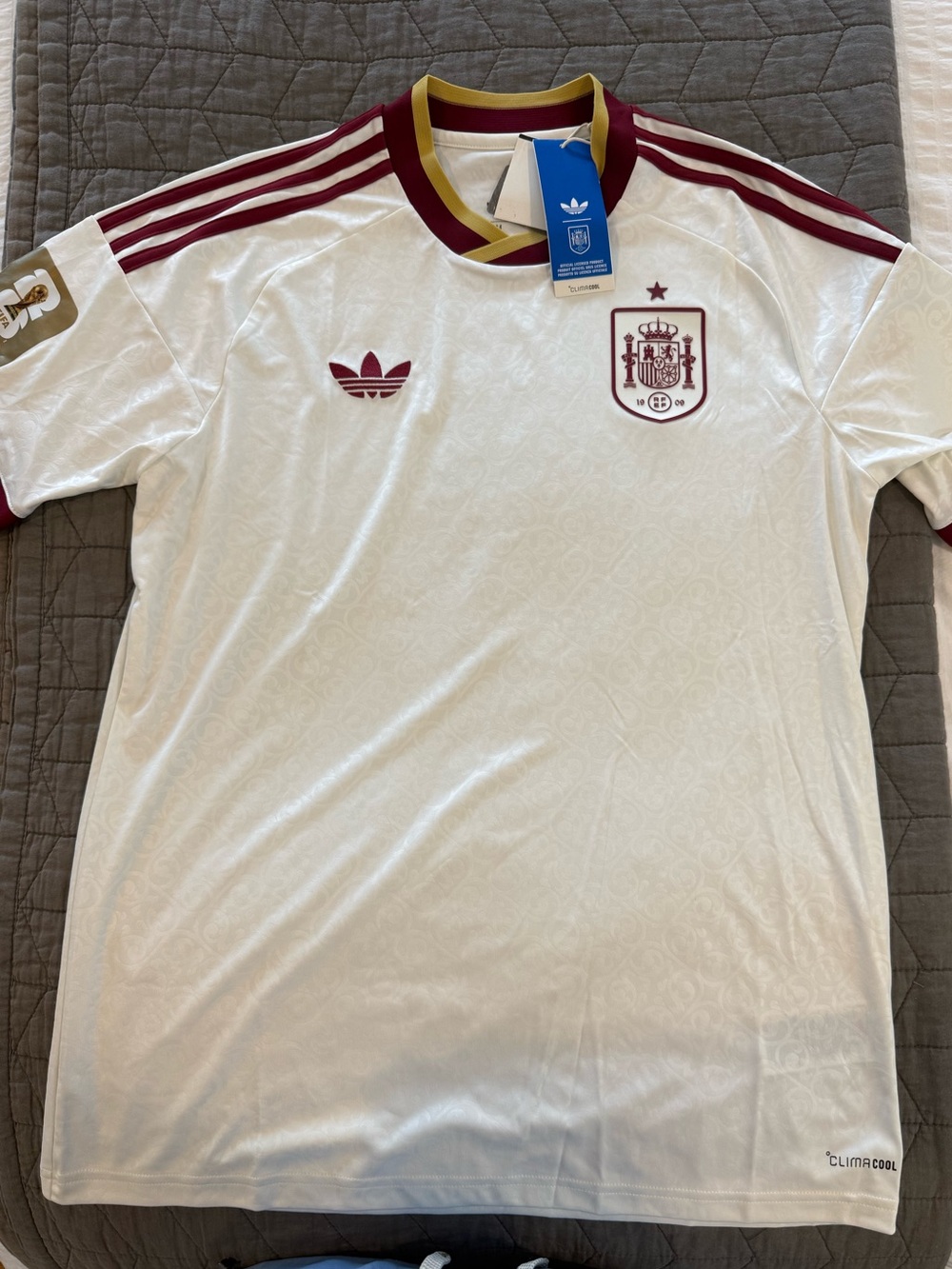 NWT Spain National Team Away 2026 World Cup Jersey Médium